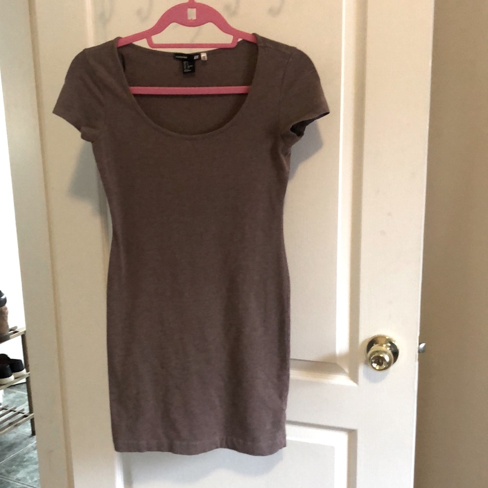 H&M fitting t-shirt dress